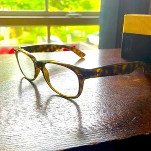 One pair men’s. 1.75 readers.